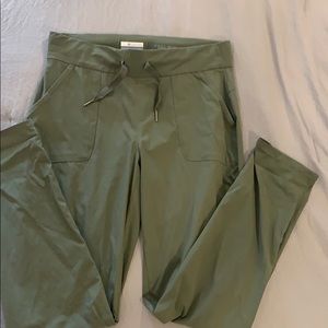 NWOT Columbia pants/joggers size M